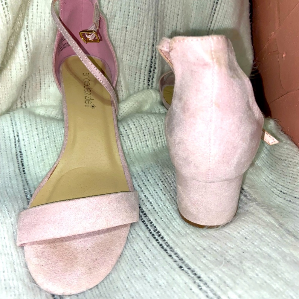 Shoedazzle small heels light